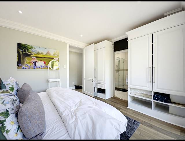 5 BEDROOM FREEHOLD FOR SALE IN ZIMBALI ESTATE